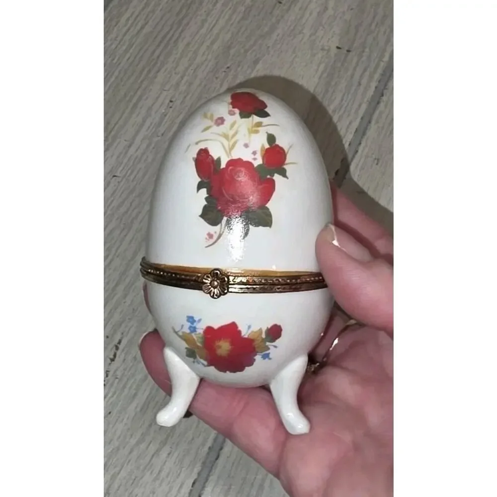Unbranded vintage porcelain